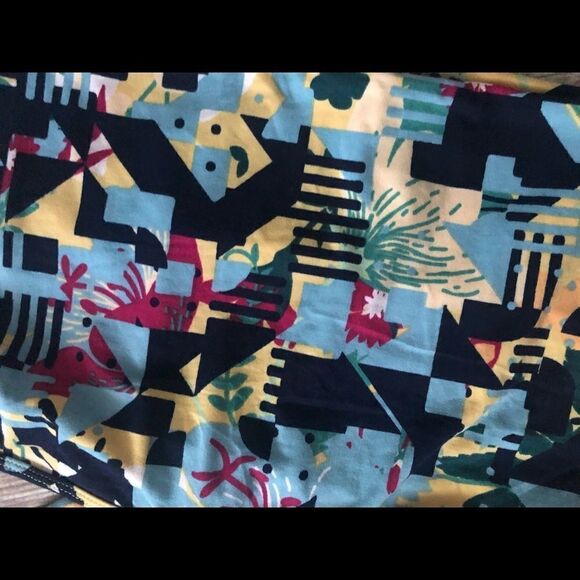 Lularoe Geometric TC Leggings  - Picture 2 of 4